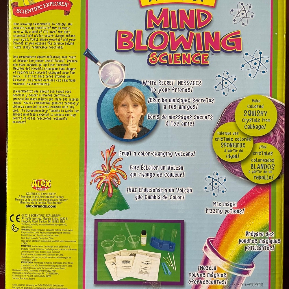 My First Mind Blowing Science Kit - Picture 2 of 2